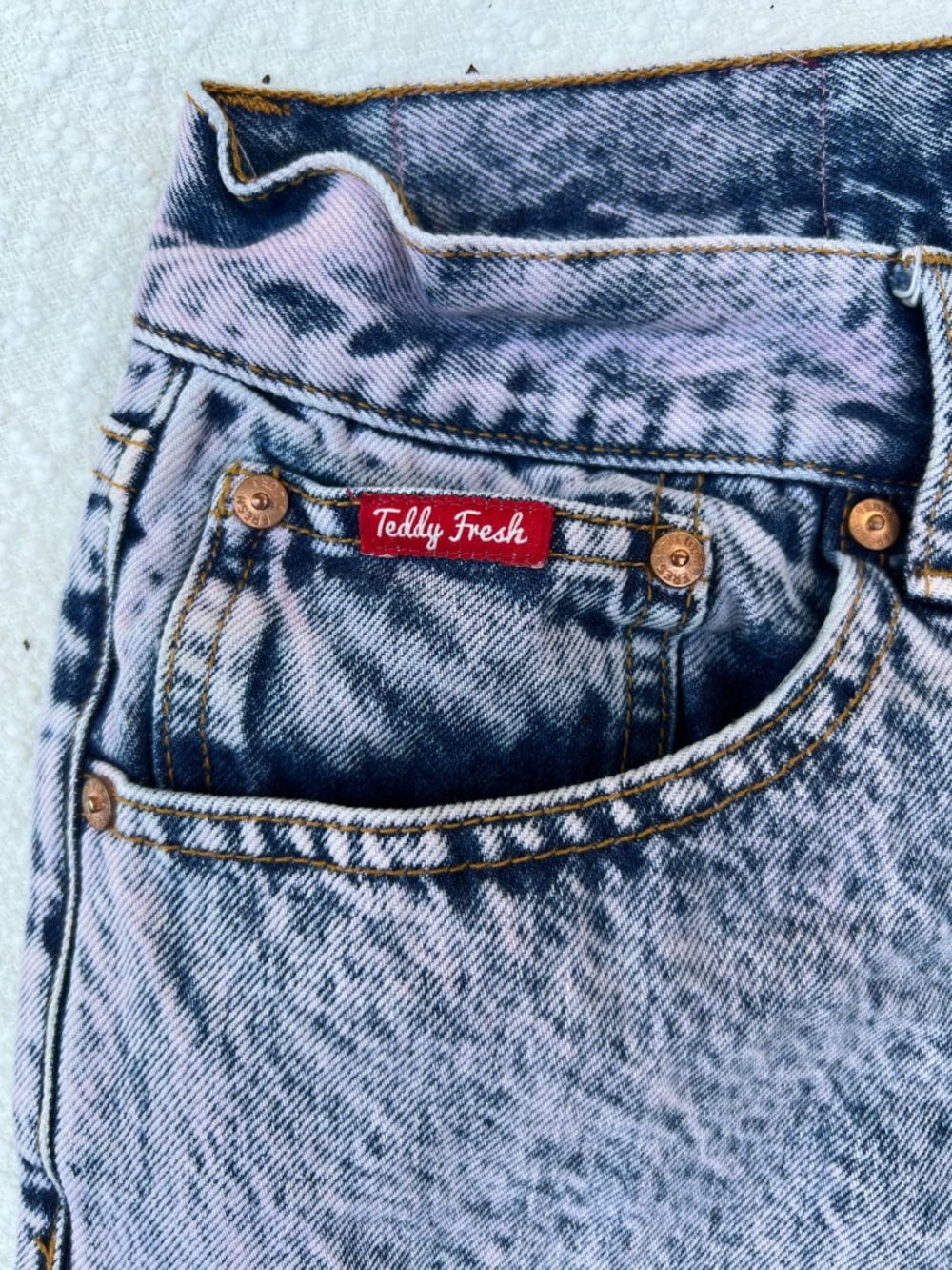 Teddy Fresh Acid Wash Straight Leg Jeans | Size 32 - Picture 4 of 11